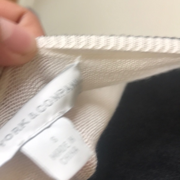 💗New York & company Top - Picture 4 of 4